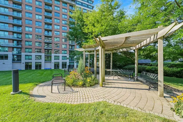 Additional image 2 of 1403 Royal York Rd Unit 216