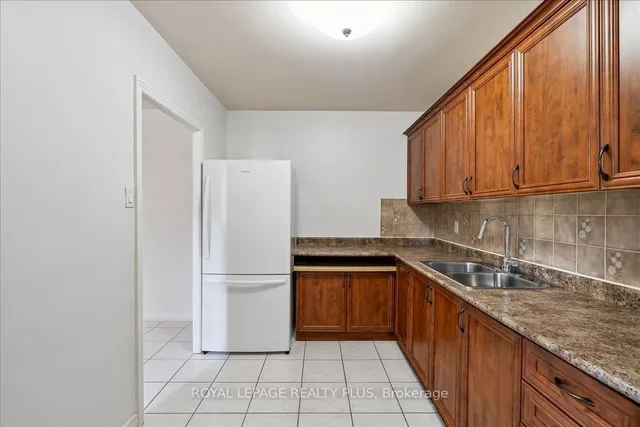 Additional image 17 of 1660 Bloor St Unit 102