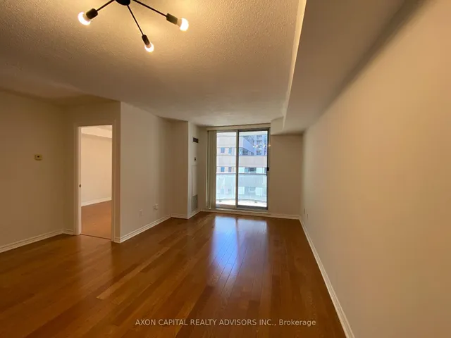 Additional image 5 of 801 Bay St Unit 902