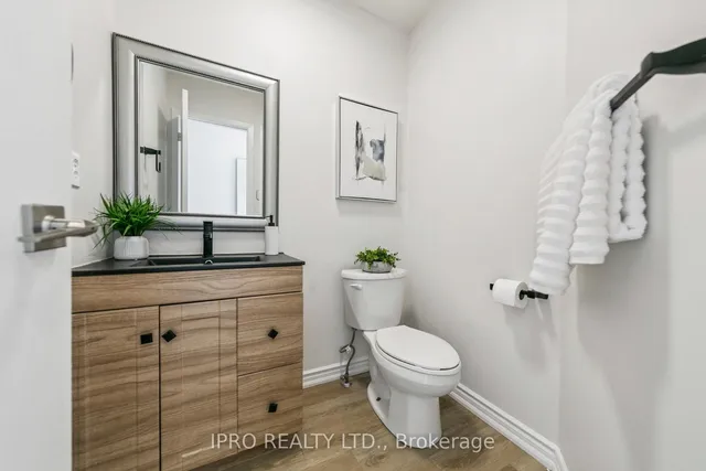 Additional image 16 of 3455 Caplan Cres Unit 3