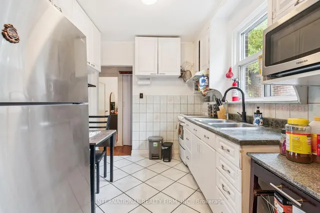 Additional image 7 of 1982 Lawrence Ave