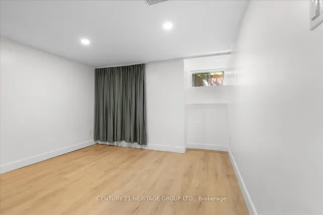 Additional image 39 of 40 Emerald St