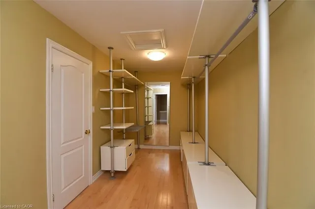 Additional image 20 of 43 Lowinger Ave