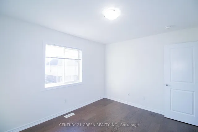 Additional image 34 of 58 Pinot Cres