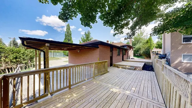 Additional image 32 of 38 Cresthaven Dr