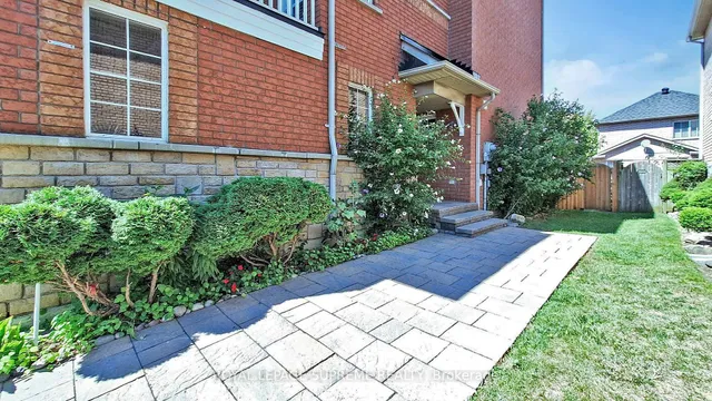 Additional image 3 of 32 Flatfield Terr