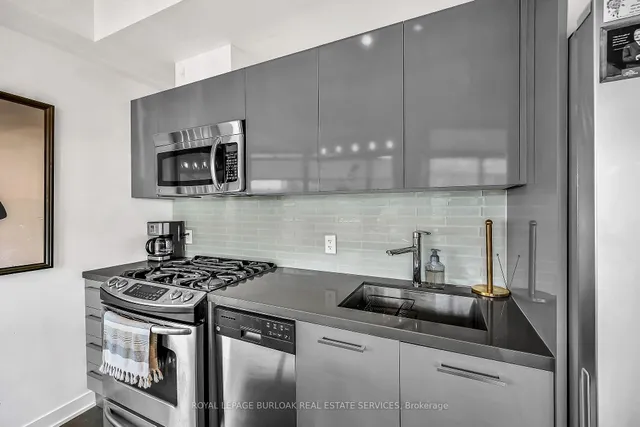 Additional image 14 of 1201 Dundas St Unit 902