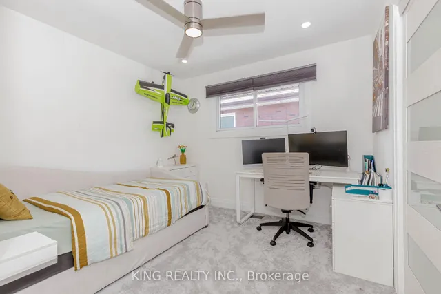 Additional image 32 of 28 AINSLIE Ave