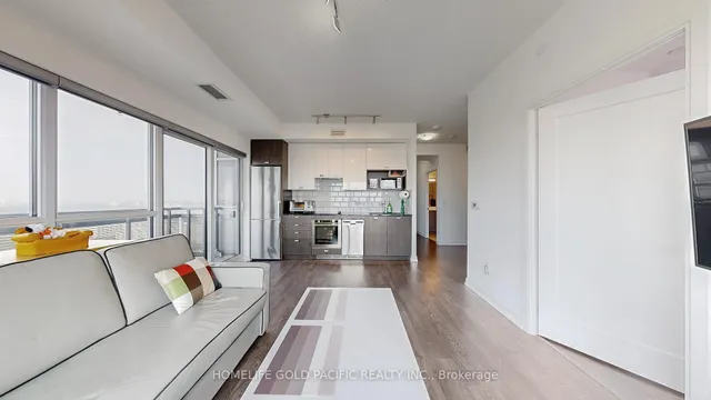 Additional image 13 of 275 Village Green Sq Unit 3423