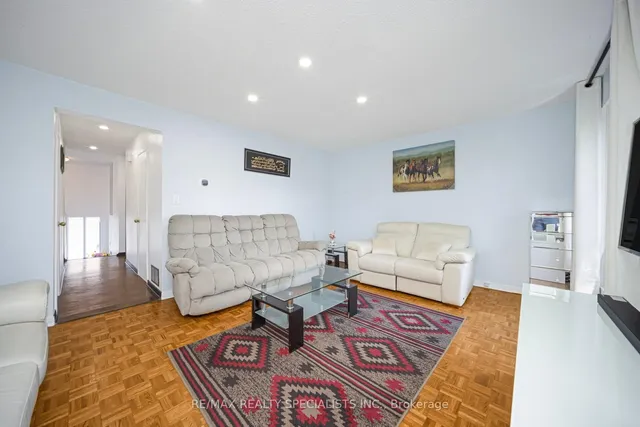 Additional image 9 of 28 Lincoln Crt