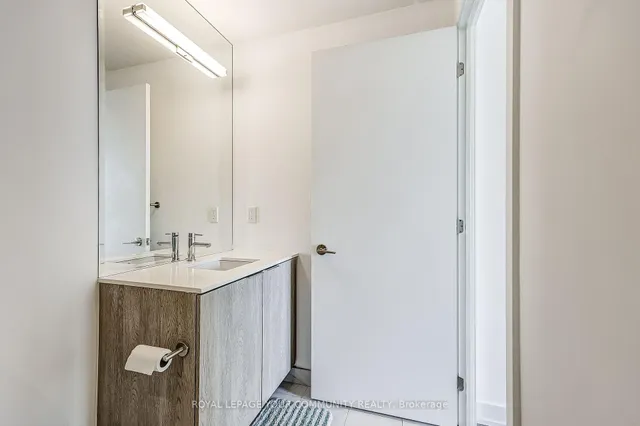 Additional image 12 of 15 Queens Quay St Unit 1808