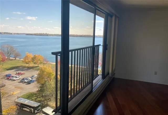 Additional image 6 of 65 Harbour Sq Unit 906