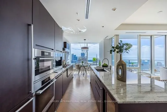 Additional image 7 of 180 University Ave Unit 5501