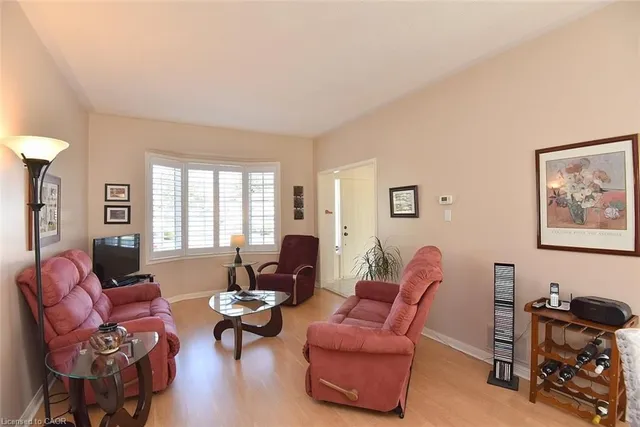 Additional image 7 of 137 Silverbirch Blvd