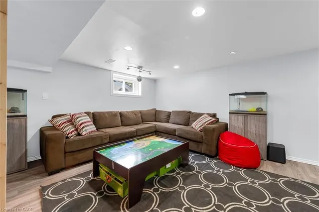 Additional image 21 of 287 East 33rd St