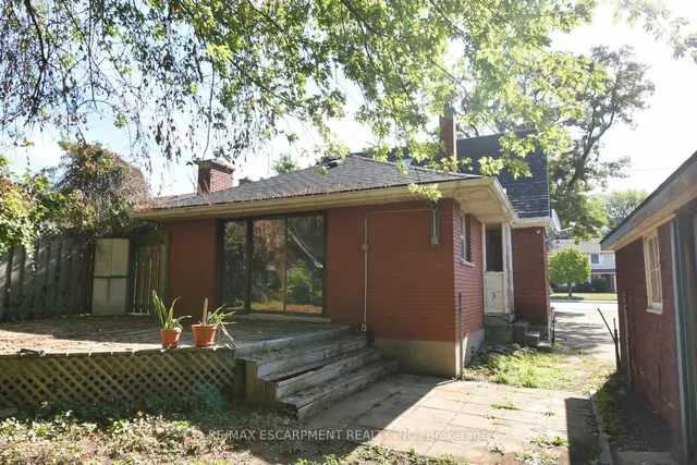 Additional image 37 of 394 Upper Ottawa St