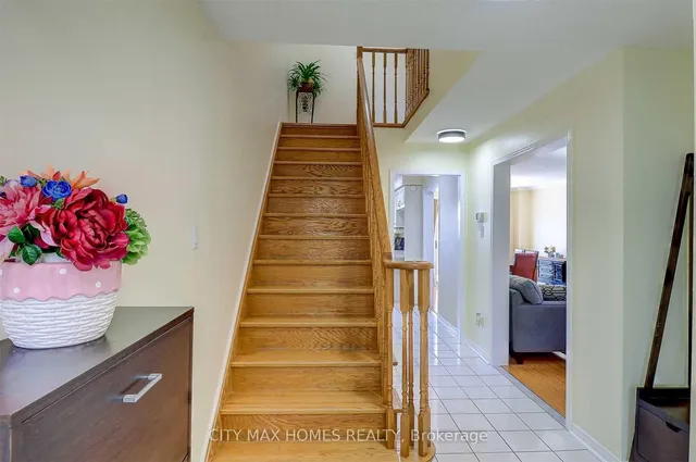 Additional image 3 of 4 Cranberry Cres