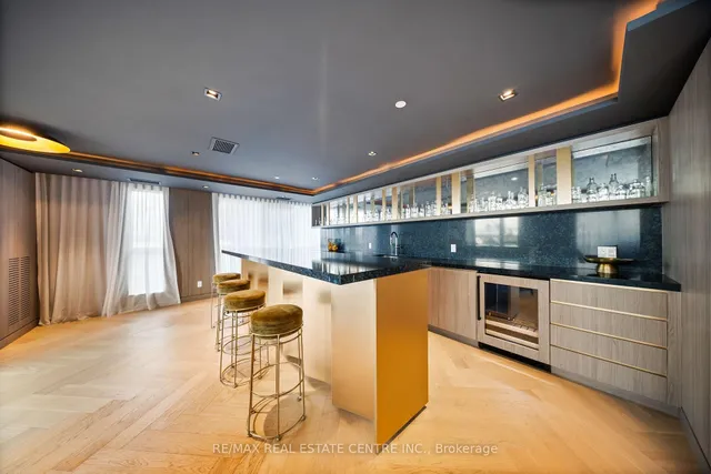 Additional image 25 of 405 Dundas St Unit 813