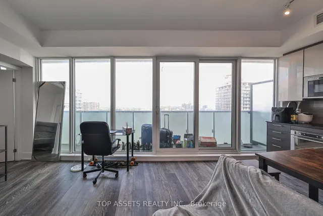 Additional image 10 of 403 Church St Unit 2709