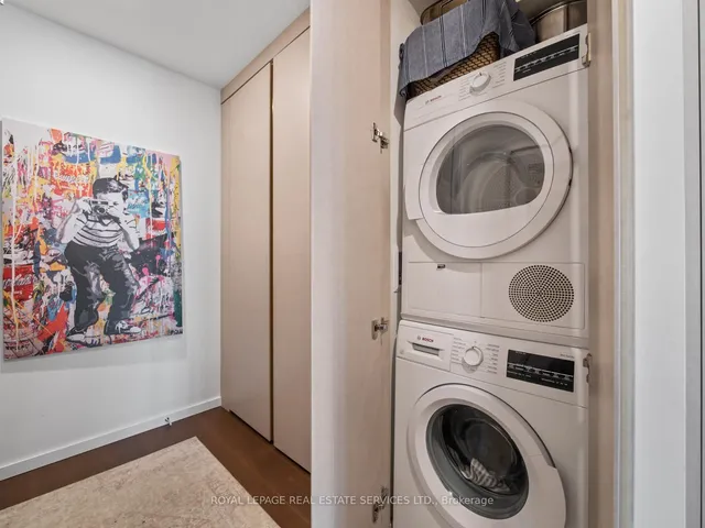 Additional image 30 of 21 Lawren Harris Sq Unit 904