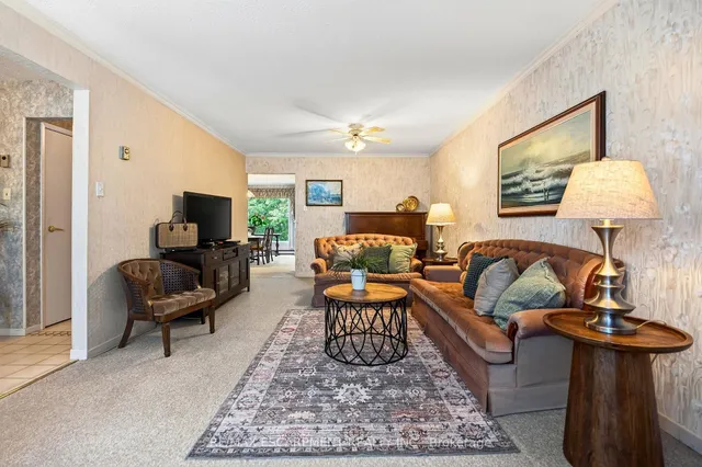 Additional image 11 of 1552 Kerns Rd Unit 4