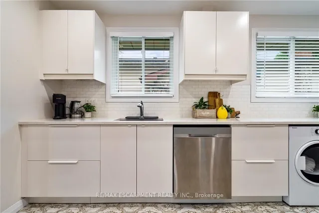 Additional image 17 of 444 QUEEN VICTORIA Dr