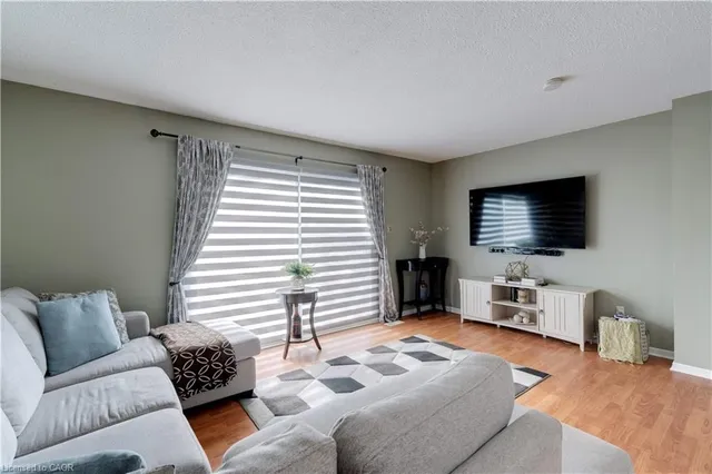 Additional image 16 of 1190 Upper Ottawa St Unit 43