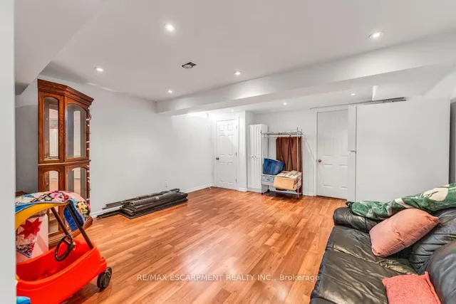 Additional image 19 of 650 Acadia Dr