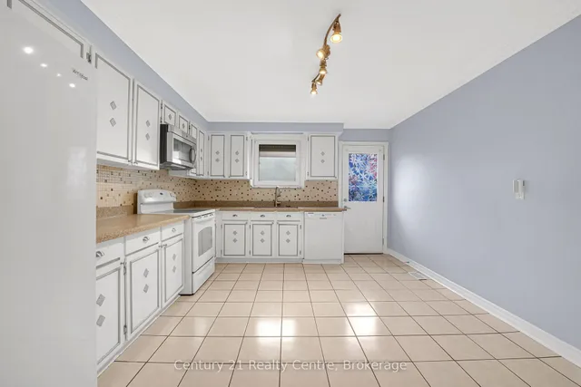 Additional image 10 of 3233 Monica Dr