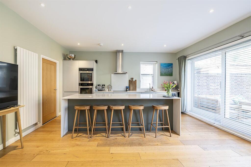 Additional image 5 of Gibbs Close, Harpenden