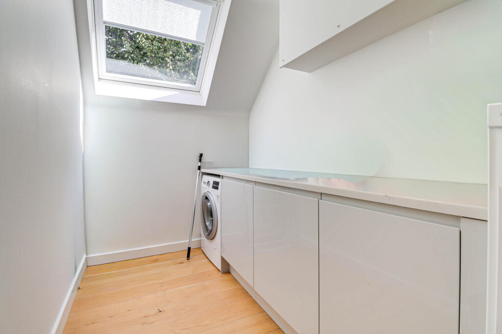 Additional image 5 of Gibbs Close, Harpenden, AL5