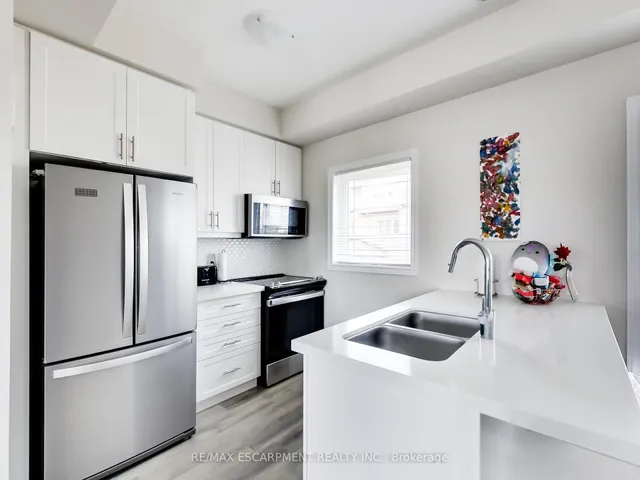 Additional image 13 of 19 PICARDY Dr Unit 23