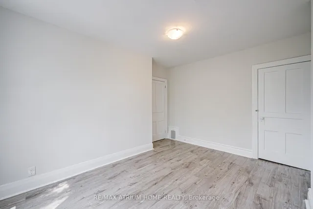 Additional image 36 of 1000 Dundas St