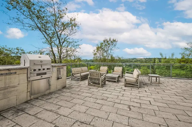 Additional image 10 of 1048 Broadview Ave Unit 302