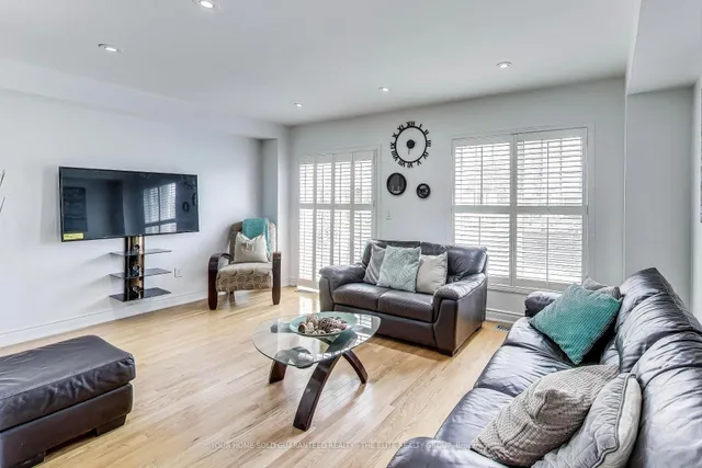 Additional image 4 of 7 Lotus St