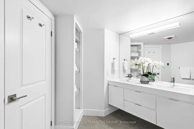 Additional image 29 of 30 Wellington St Unit 1005