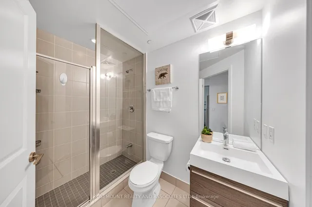 Additional image 14 of 15 ZORRA St Unit 1909