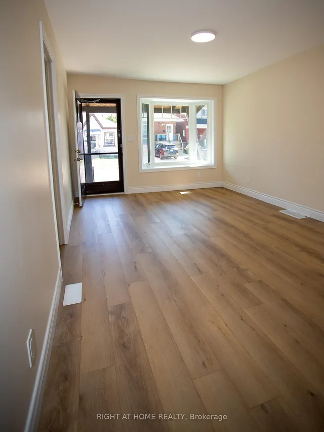 Additional image 7 of 11 Robins Ave