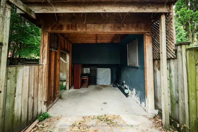 Additional image 42 of 382 Spadina Rd