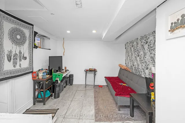 Additional image 38 of 18 Huntley St