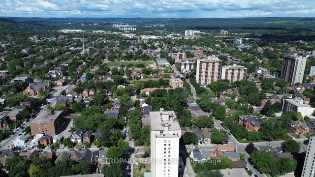 Additional image 38 of 85 Robinson St Unit 102