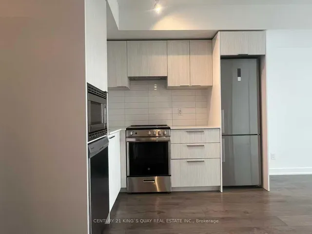 Additional image 3 of 501 Yonge St Unit 3511