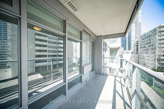 Additional image 37 of 2191 Yonge St Unit 901