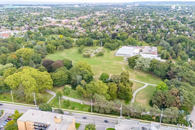 Additional image 32 of 129 Balsam Ave