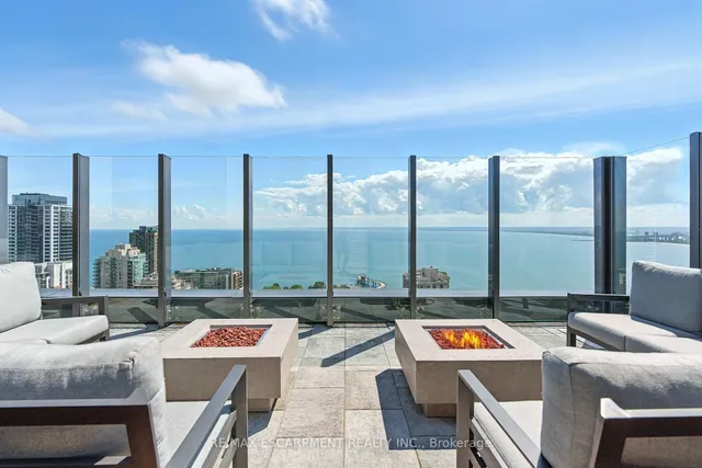 Additional image 23 of 2007 James St Unit 1604