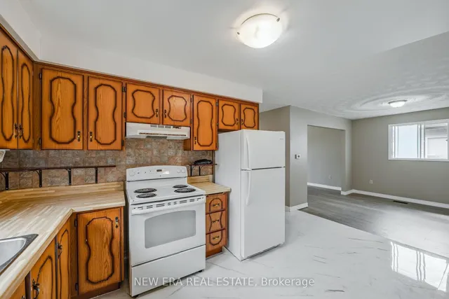 Additional image 12 of 3 Envoy Blvd