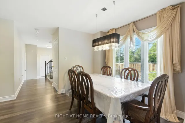 Additional image 17 of 1233 Lamont Cres