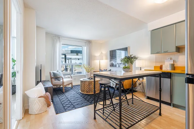 Additional image 3 of 38 Lee Centre Dr Unit 811