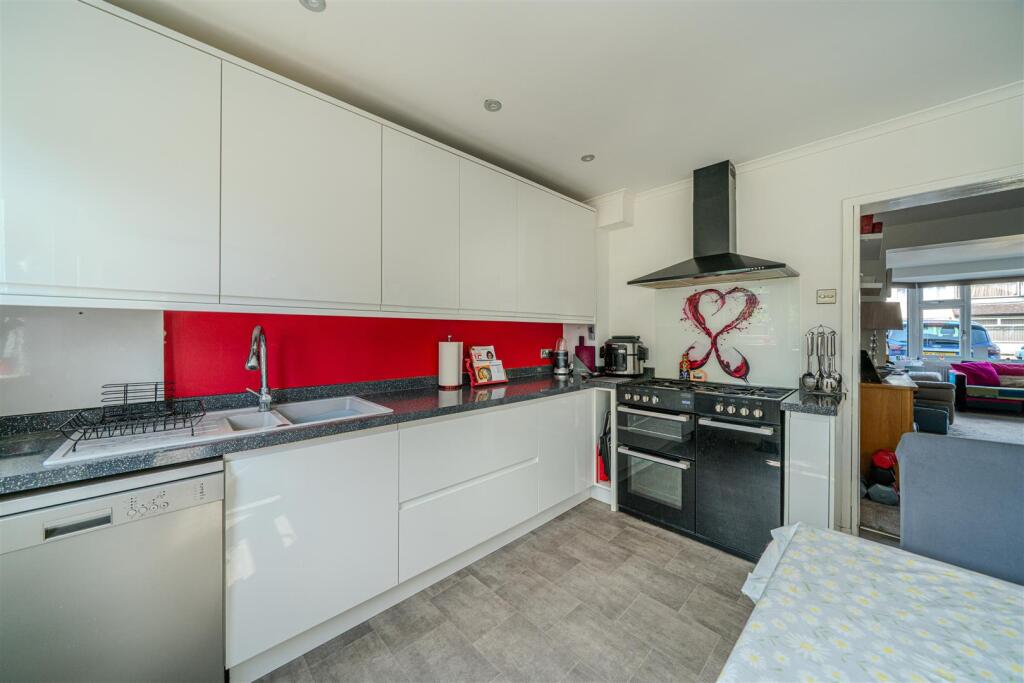 Additional image 7 of Broad Acres, Hatfield