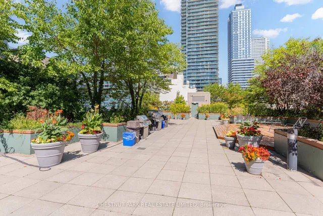 Additional image 34 of 92 King St Unit 305